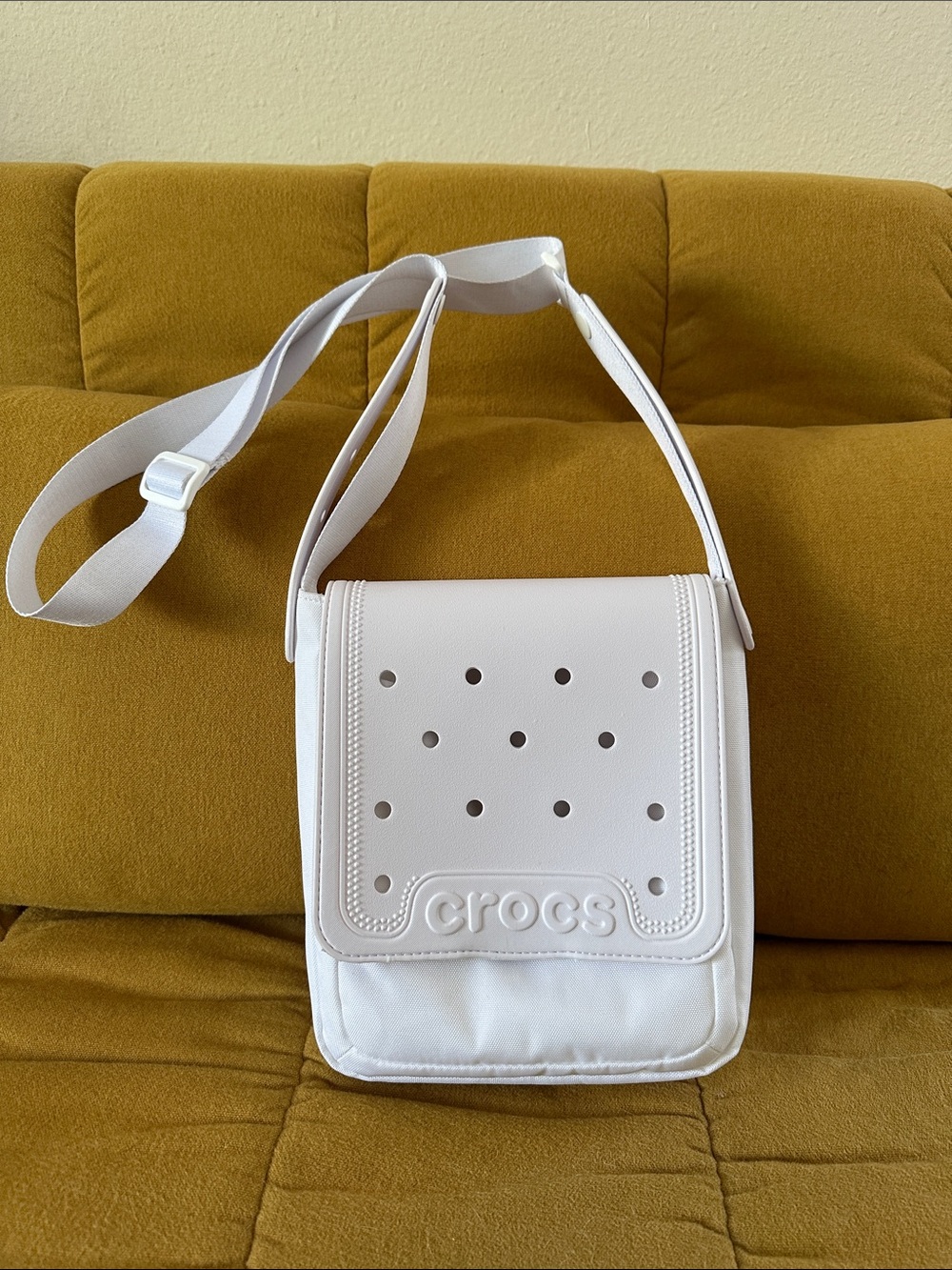 CROCS White Crossbody/Shoulder Bag